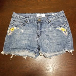 VGS Women's Embellished Floral Shorts Size 10